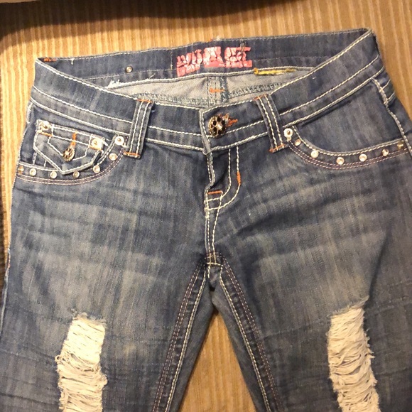 Distressed low rise jeans - Picture 2 of 9